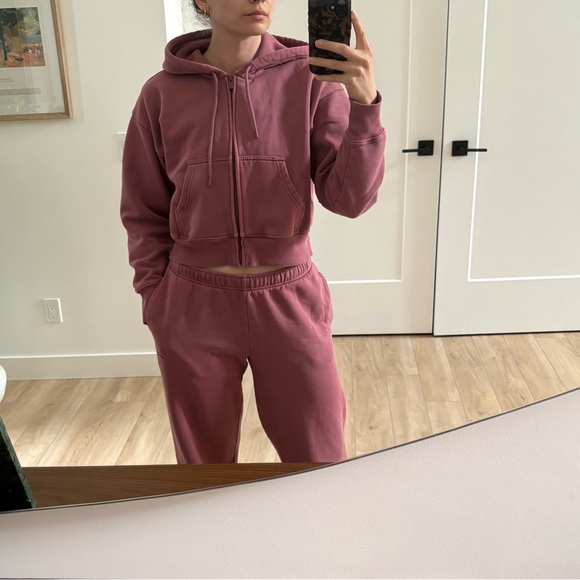 Aritzia sweat set - faded opera rose - Picture 2 of 3